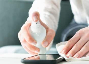 Coronavirus phone cleaning