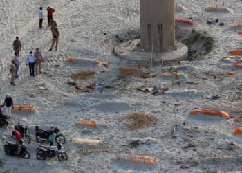 bodies found buried on ganga river bank