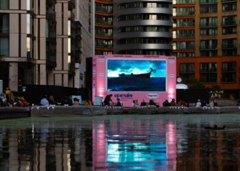 Floating cinema