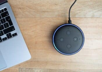 How voice assistance works?